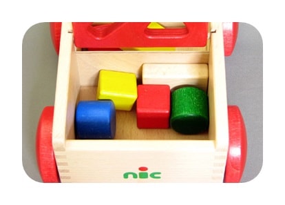 N車付ポストボックス（赤）-木のおもちゃと絵本の店ウーフ