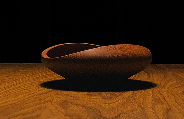 北欧デンマークが生んだ巨匠、フィン・ユールが手掛けた複雑で美しい曲線によって構成された木製ボウルです
