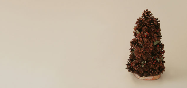 木の実　クリスマスツリー 木製オーナメント [北欧風 クリスマスツリーの木製オーナメント]