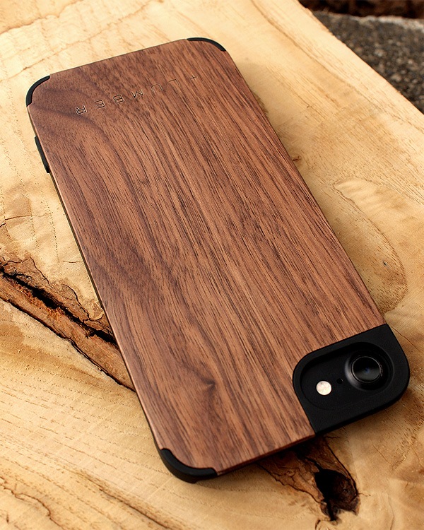丈夫なハードケースと天然木を融合したiPhone7/7 Plus専用木製ケース