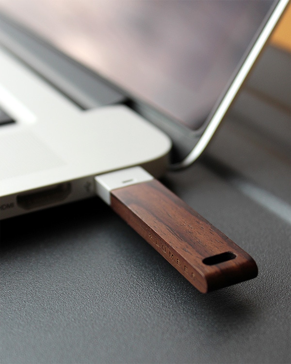 銘木の美しさをプラスした木製USBメモリー「USB MEMORY」
