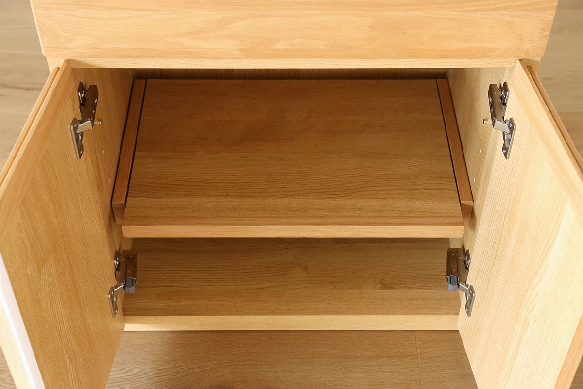 ラックの収納部分と配線穴