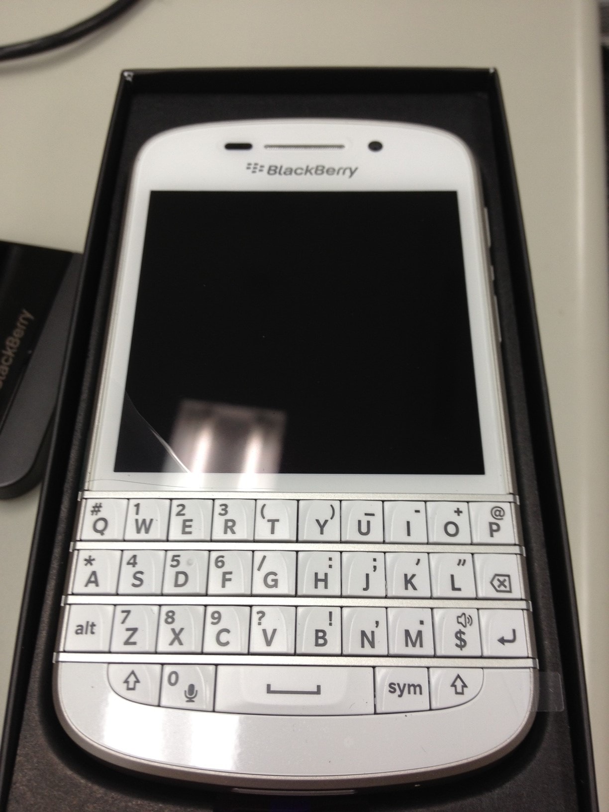 BlackBerry Q10 simﾌﾘｰ RFN81UW 販売