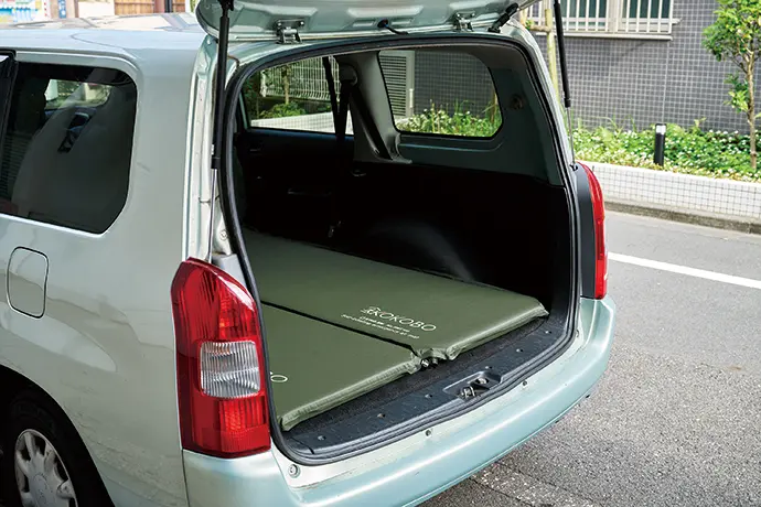 車の中に敷かれた防災マット