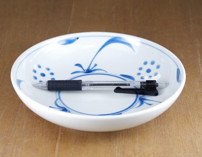 砥部焼 6寸深皿 大きさ比較