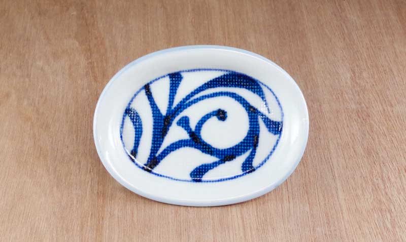 砥部焼・梅山窯・布目楕円皿(ミニ)唐草【和食器通販e-tobeyaki.com】
