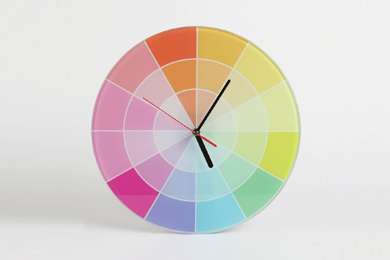 Renkli duvar saatleri                    Tasarımcılar : Grand Baker ve Nick Jackson (Sono Design)