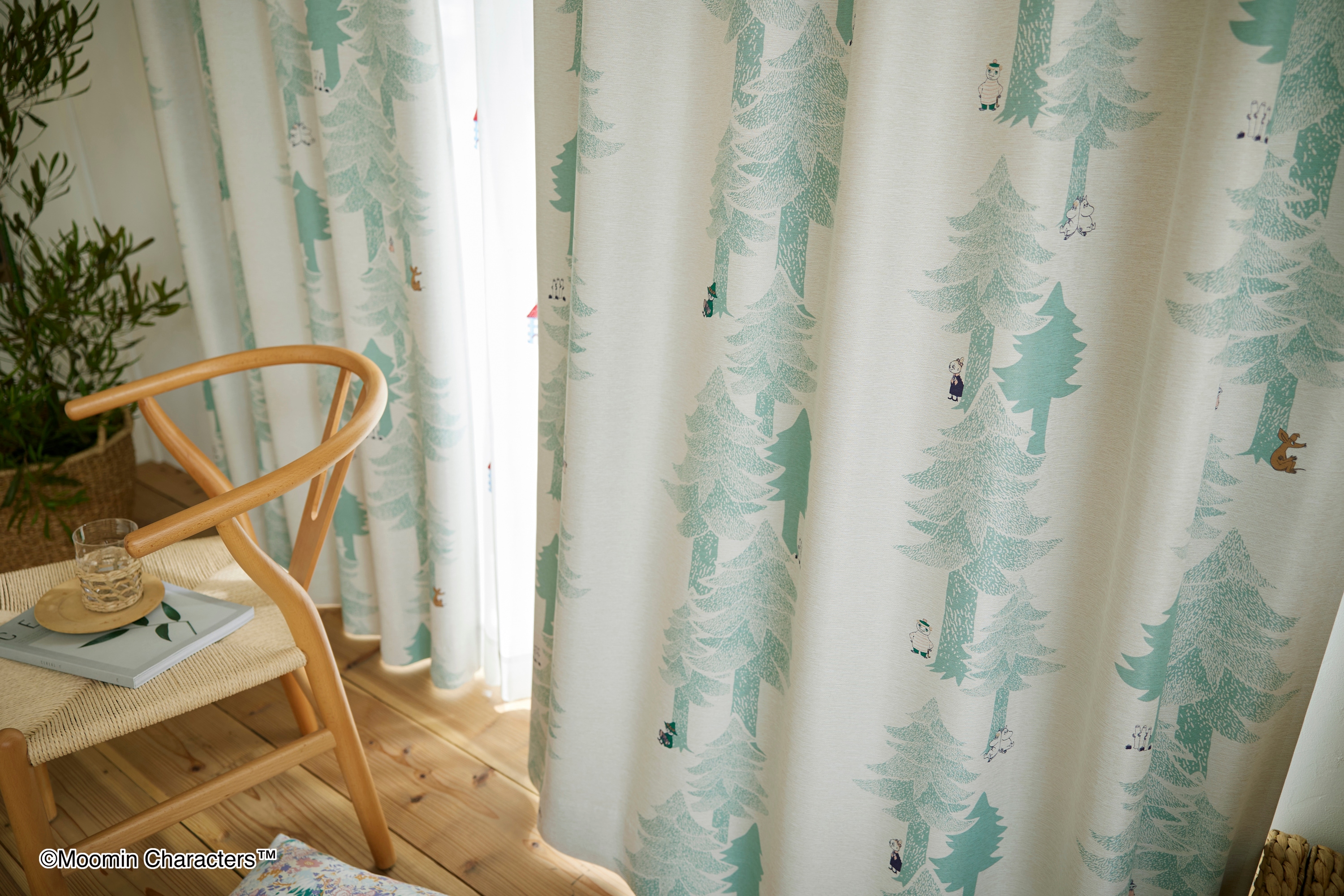 ドレープカーテン