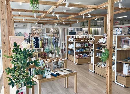 桶川店 店内写真1