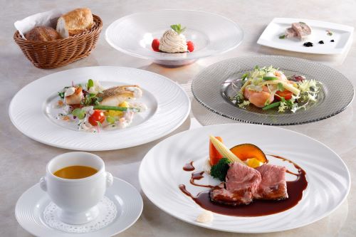 シェラトン都ホテル大阪】 レストラン＆ラウンジ・バーeu（ゆう） お