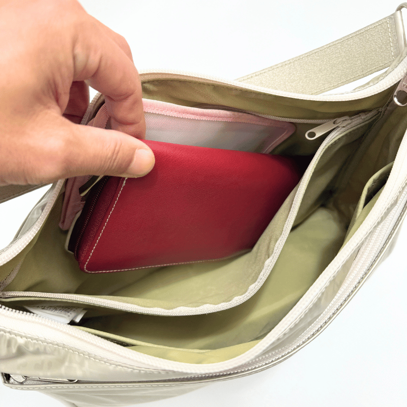 ��¦���礭��Ĺ���ۤ�����ե����ʡ��ݥ��å�