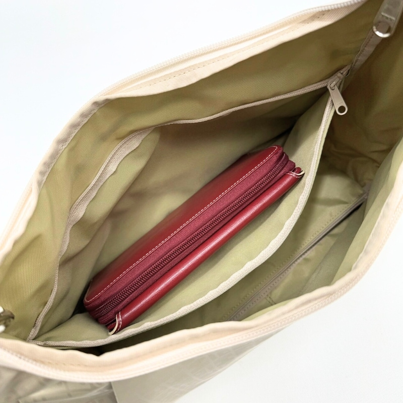 ��¦���礭�ʥե����ʡ��ݥ��åȡ������ۤʤ�����Ƥ����Ȱ¿�