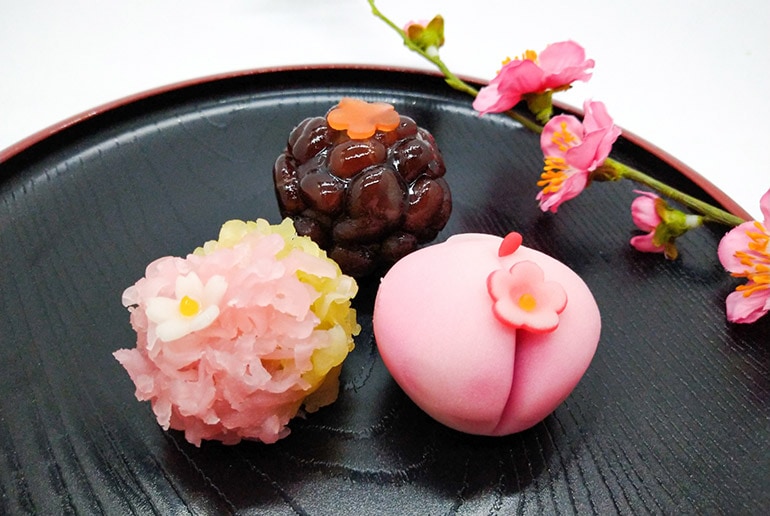 桜をイメージした和菓子
