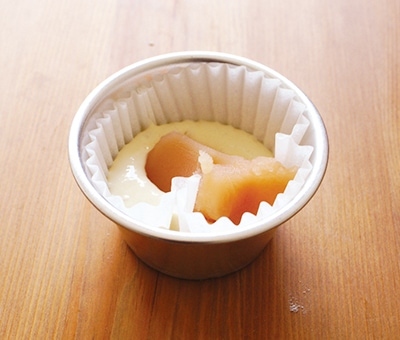 あんをそれぞれ絞り入れる