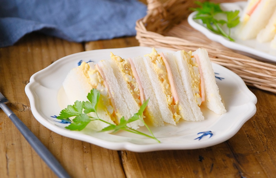 にじデパート たくあん入り卵ハムサンドイッチ うまか醤油 たくあん  