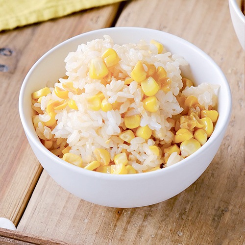 うまくちしょうゆ「紫」 焼きバター醤油のとうもろこし混ぜご飯