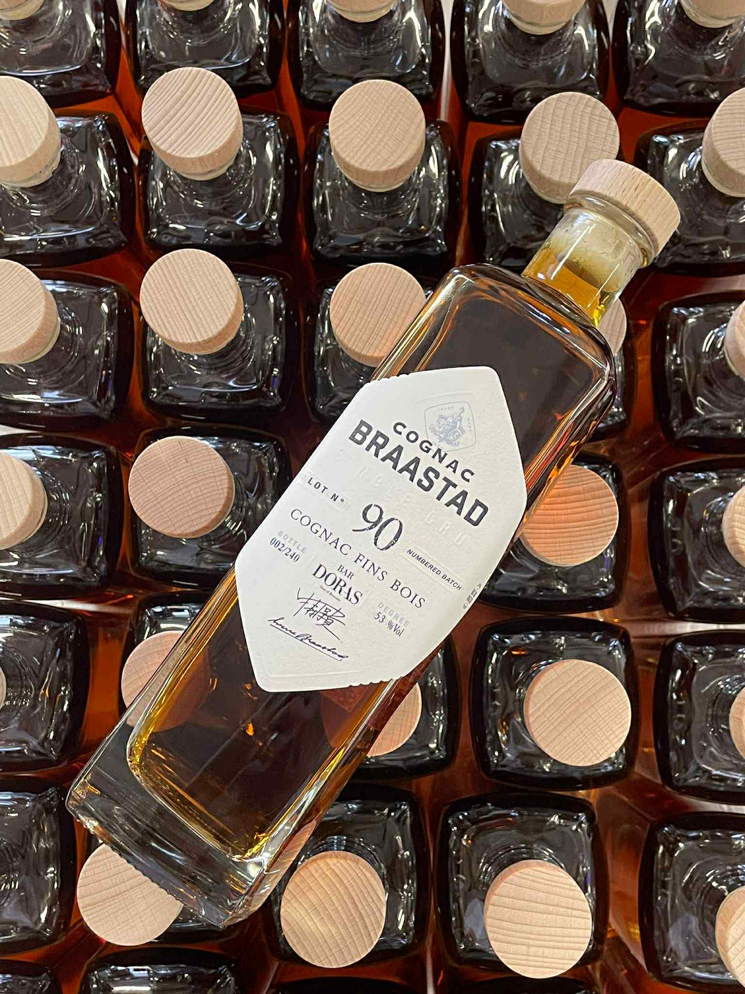 ブラスタッド Lot.90 pour BAR DORAS