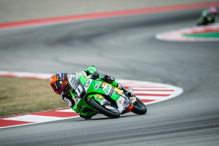 カタルーニャ・サーキットを走るCIP Green PowerのAdri??n Cruces選手（#11）