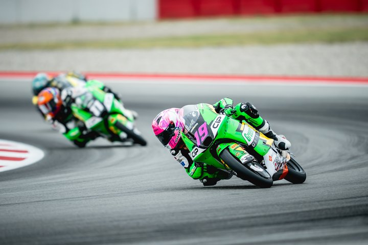 カタルーニャ・サーキットを走るCIP Green PowerのScott Ogden選手（#19）