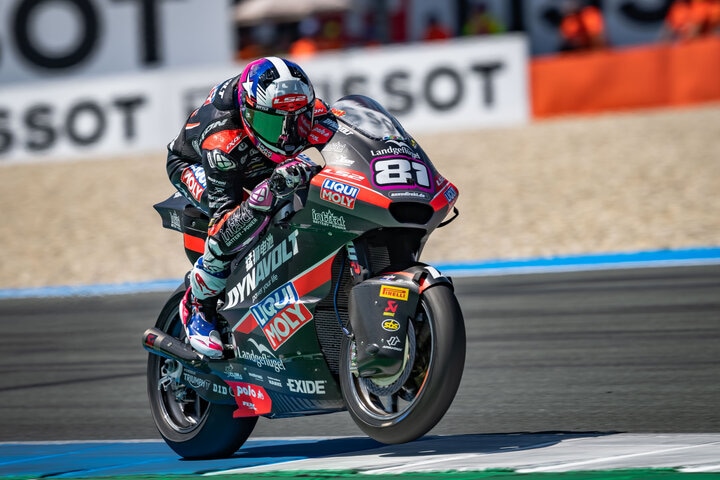 Moto2決勝で力強い走りを見せファステストラップを記録したセナ・アギウス選手（#81／LIQUI MOLY Dynavolt Intact GP）