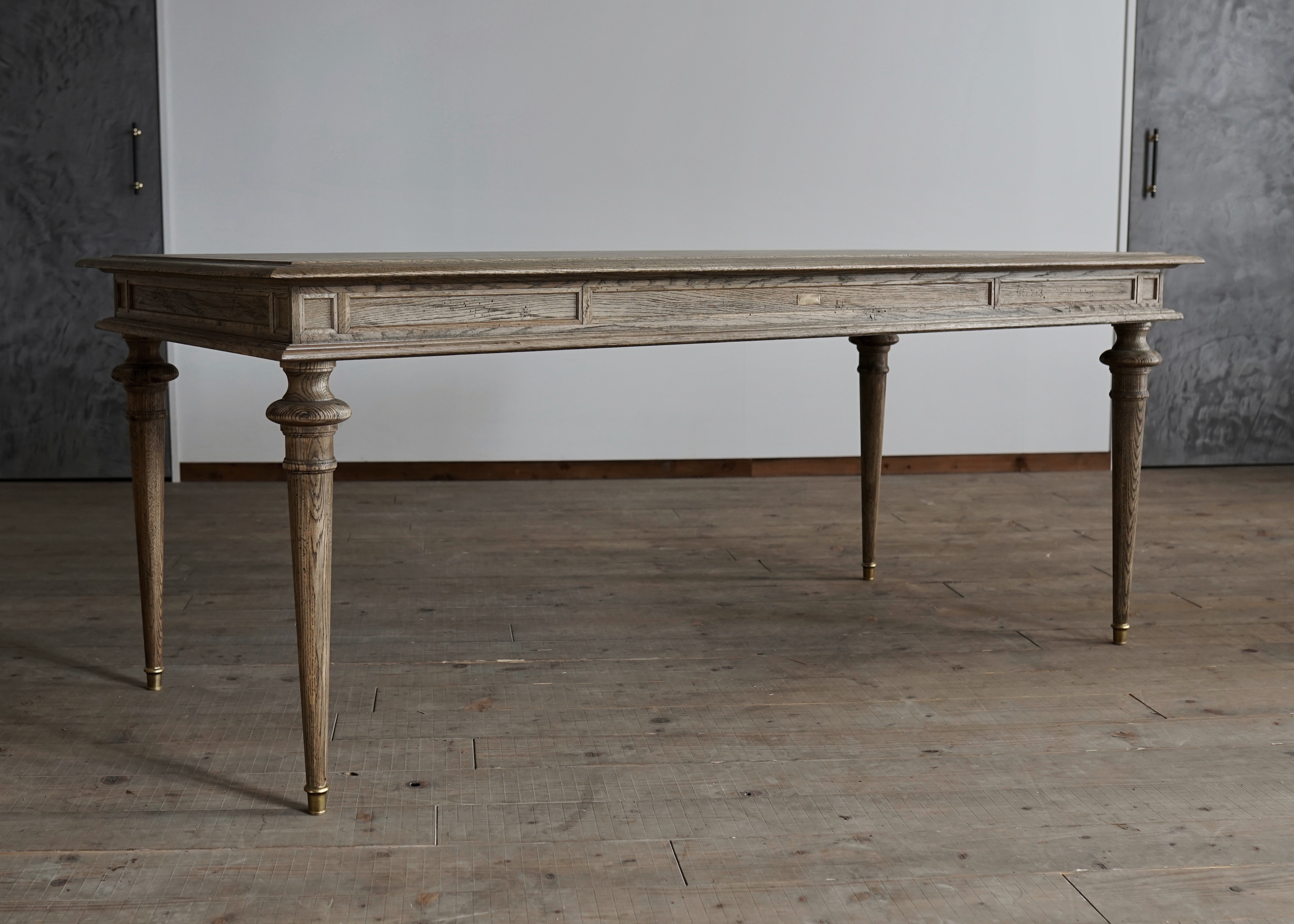 Noble grace table | TABLE - テーブル | ARTEM JAPAN