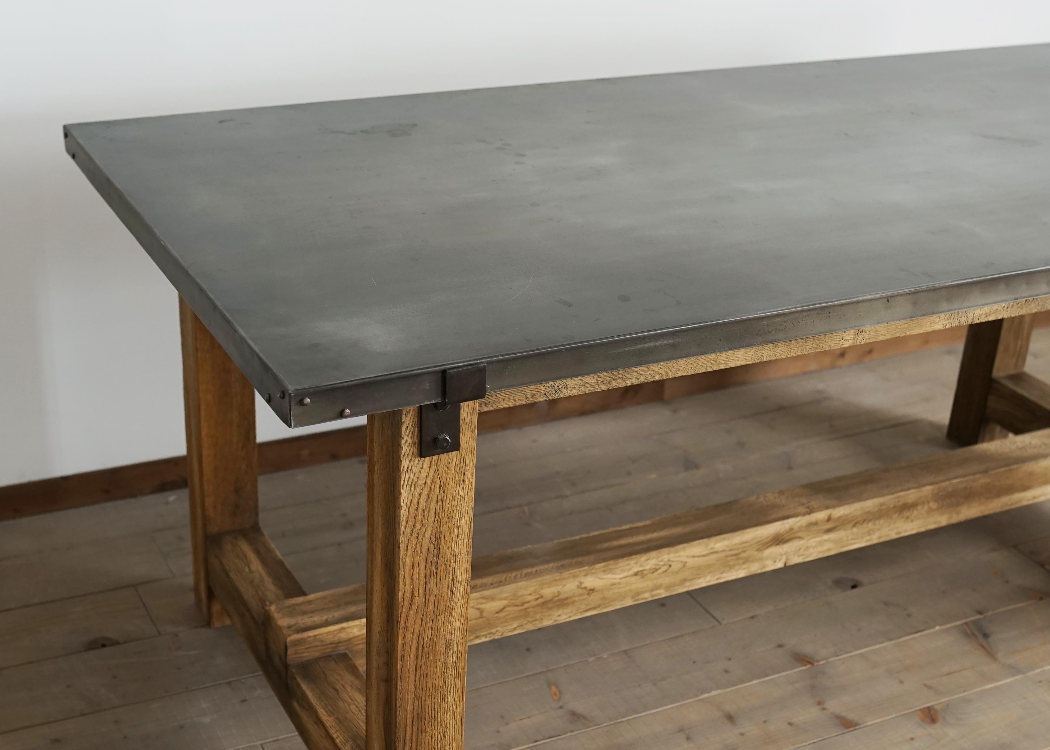 Rugged table-ARTEM JAPAN