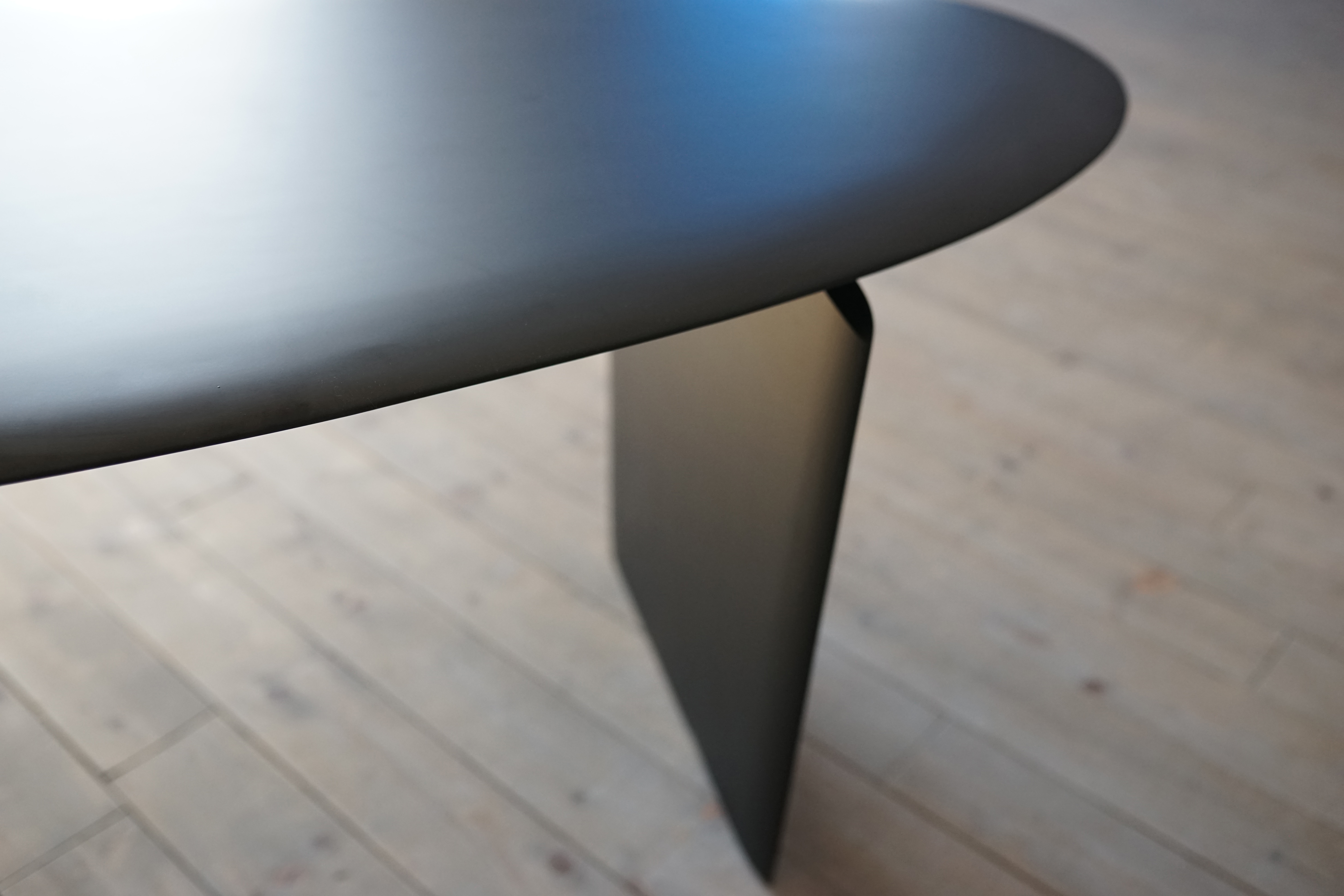 Cashew dining table | TABLE - テーブル | ARTEM JAPAN