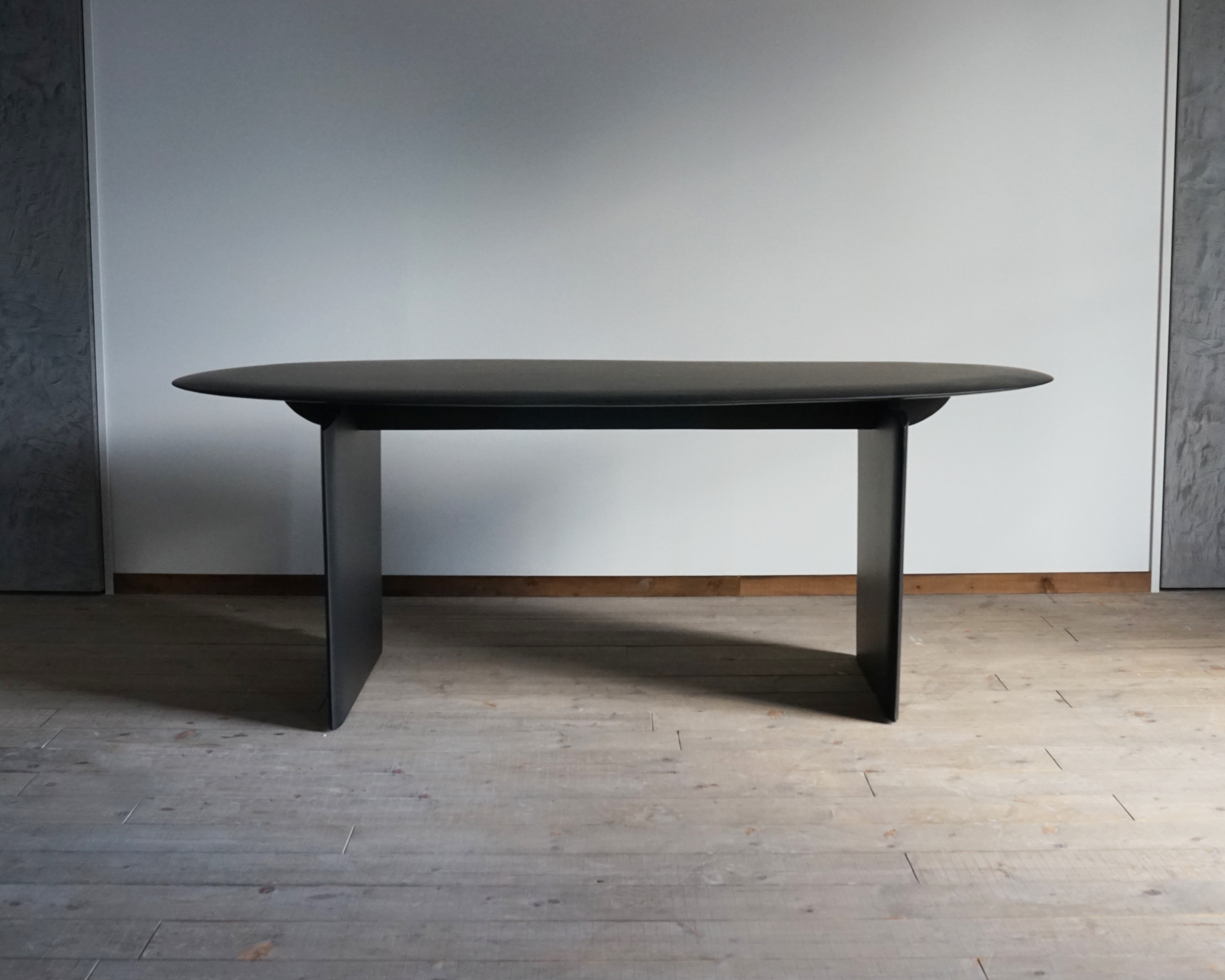 Cashew dining table | TABLE - テーブル | ARTEM JAPAN