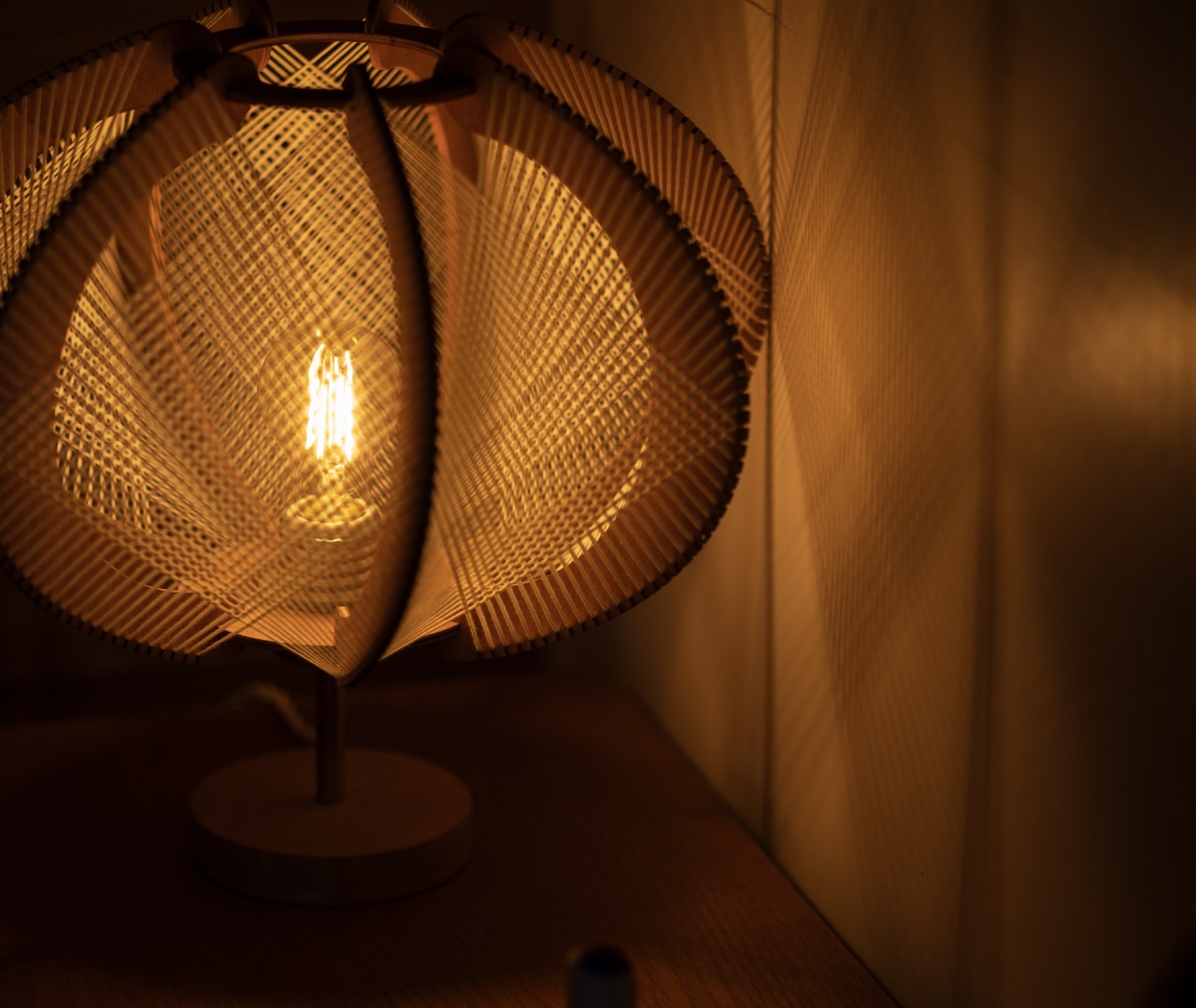 二フラー　モデル　テーブルランプ ファンタスティック・ビースト ベビーニフラーランプ | ハリー