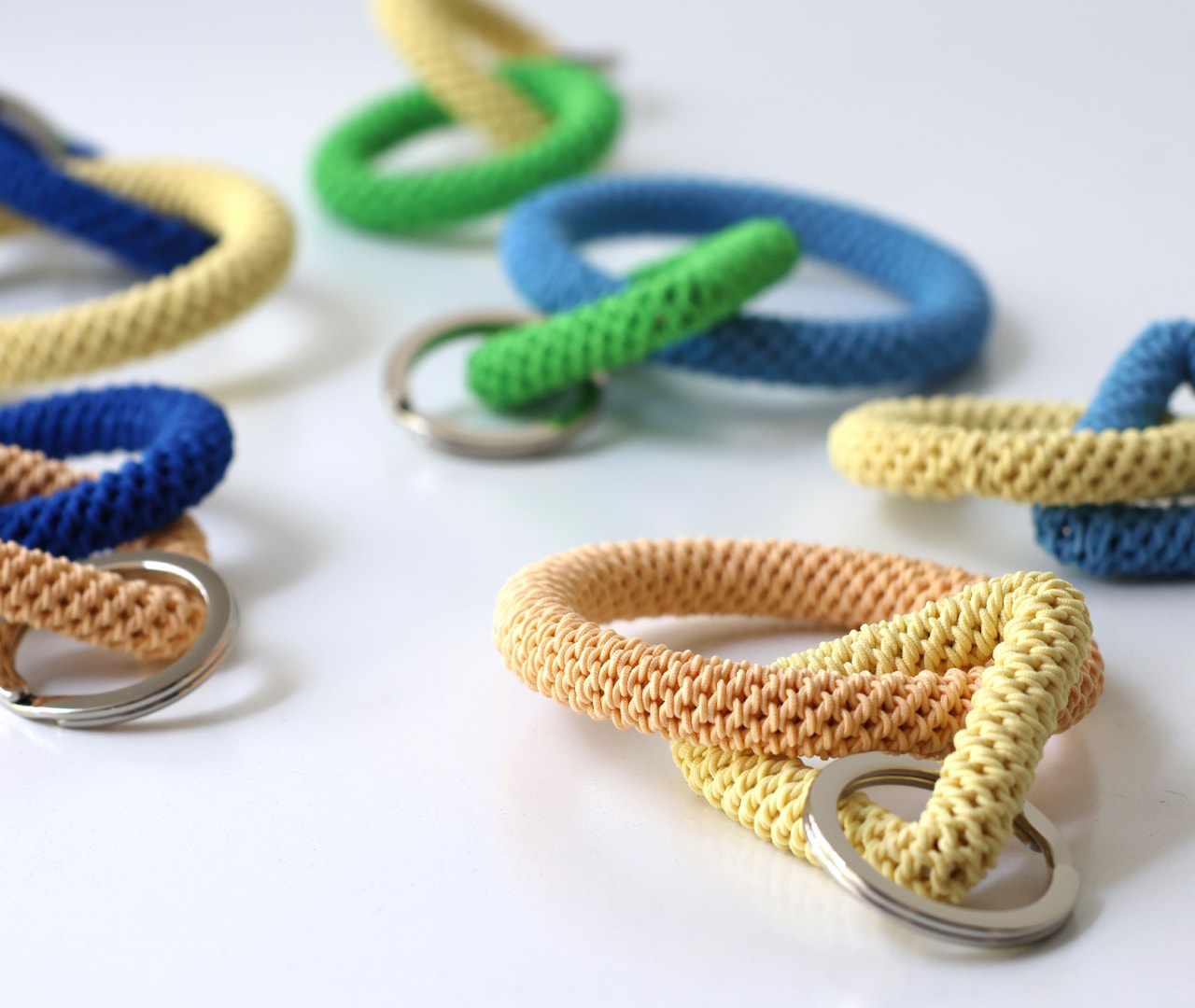 ハンドメイド　〈チャーム￼〉No.2943 OCTOBER & MARCH キーチャーム 