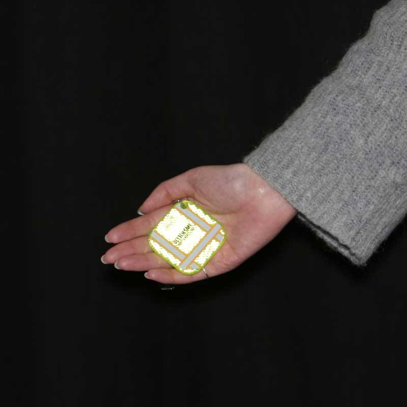  2倍光る、ファッションツールにもなるANAheimのリフレクター