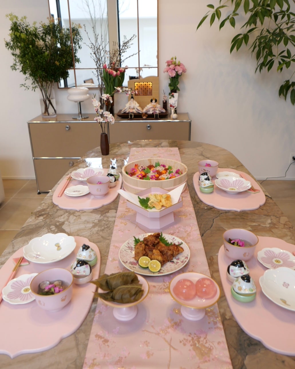 モデルのソンイ様愛用の大人かわいい雛祭り ｜ 四季折々のおしゃれな和