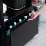 深引き出しには２ℓペットボトルも収納可（Cタイプのみ）