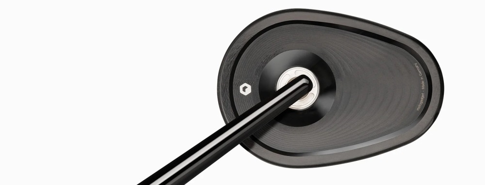 mo.view club 正面画像