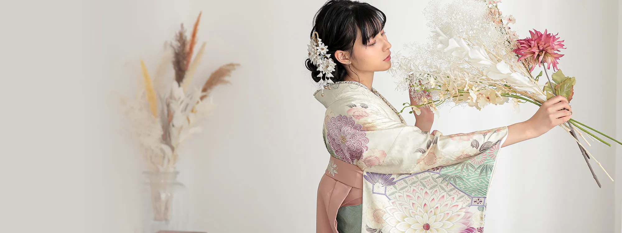 人気モデルコラボ袴コレクション