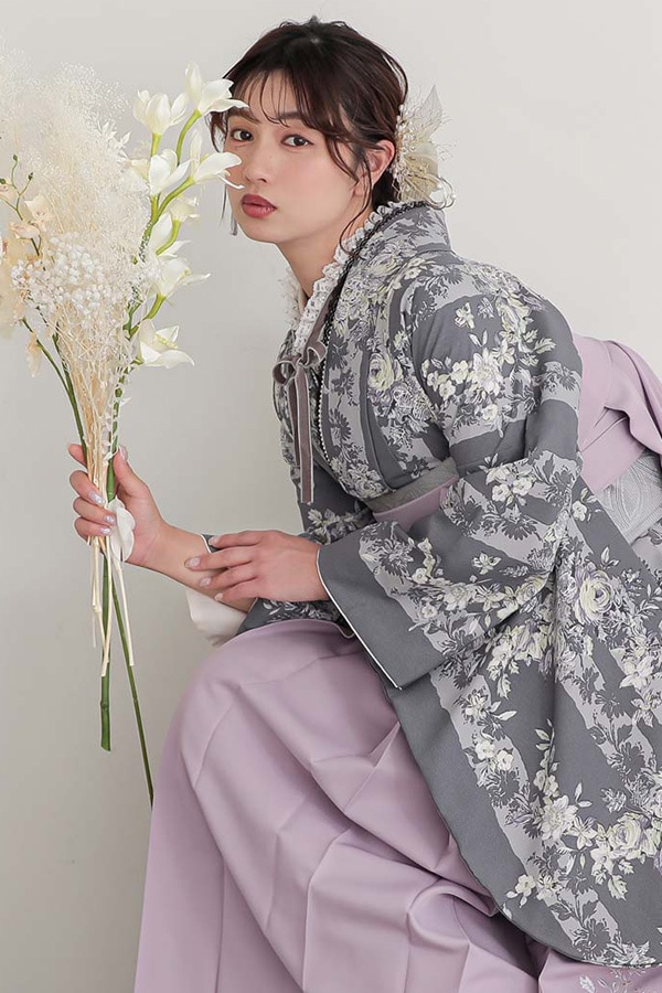 G1035 グレー　薔薇にストライプ 大学生袴