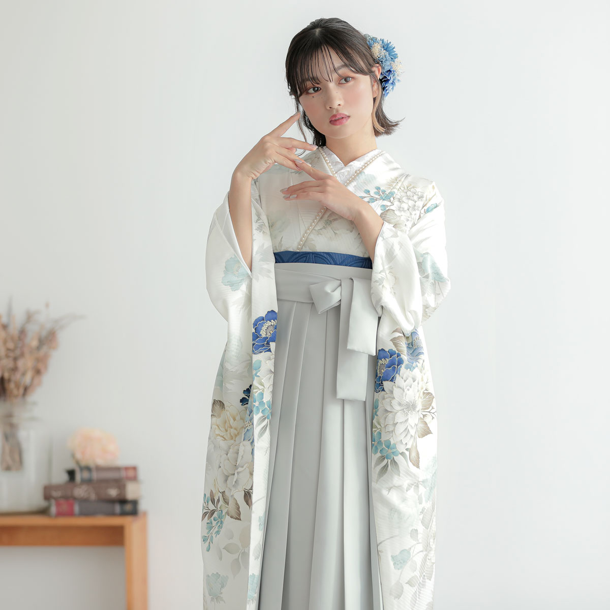 振袖袴 なえなのの振袖 白 牡丹と花々