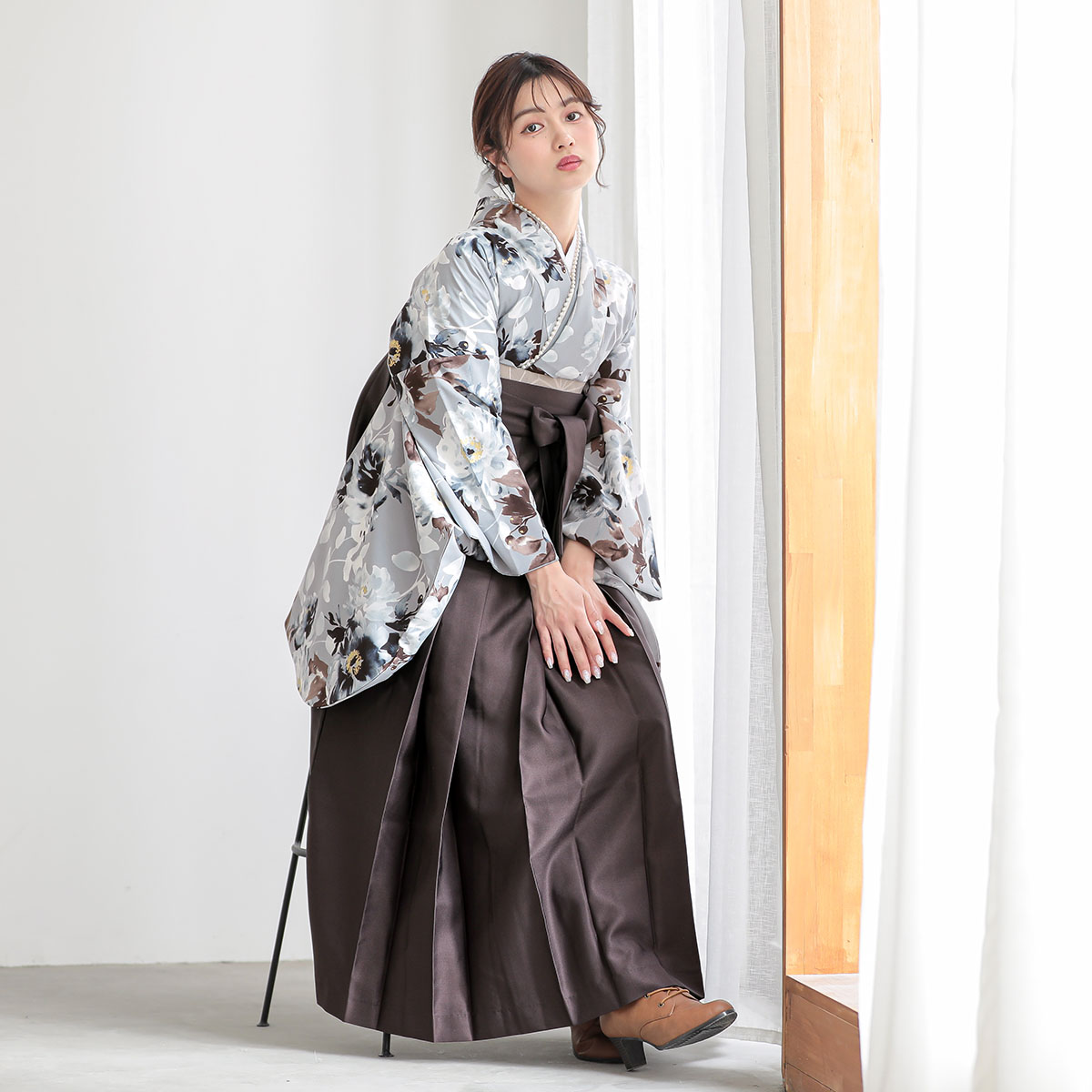 大学生袴 グレー　フラワー