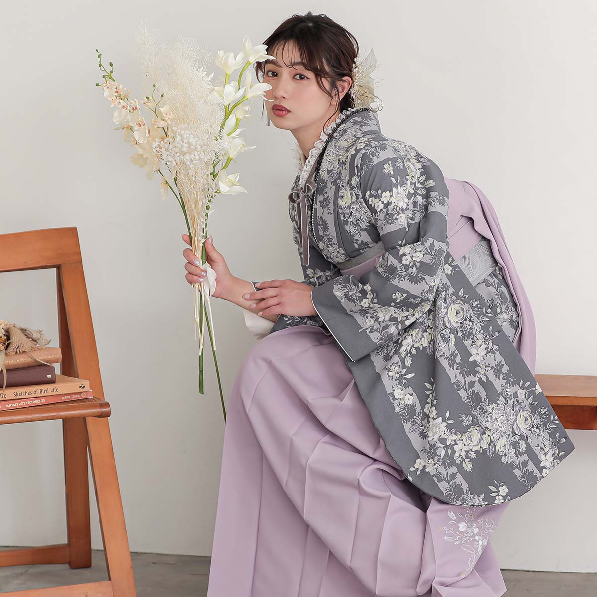 大学生袴 グレー　薔薇にストライプ