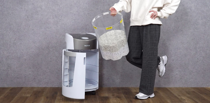 �ڡ��ȥ����ȥܥå���������夲�Ƥ����ͻ�