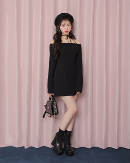 feather collar mini one piece BLACK