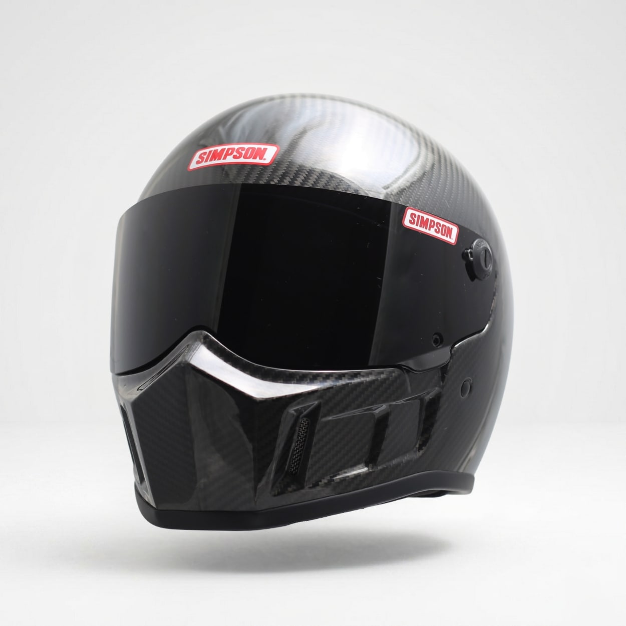 SIMPSON SB15 カーボン スモークシールド装着イメージ