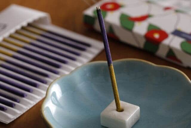 お香を使って日常に取り入れられる癒し