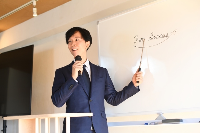 ���٥�Ȥ䥻�ߥʡ��ǻ��Ѥ����磻��쥹�ޥ���