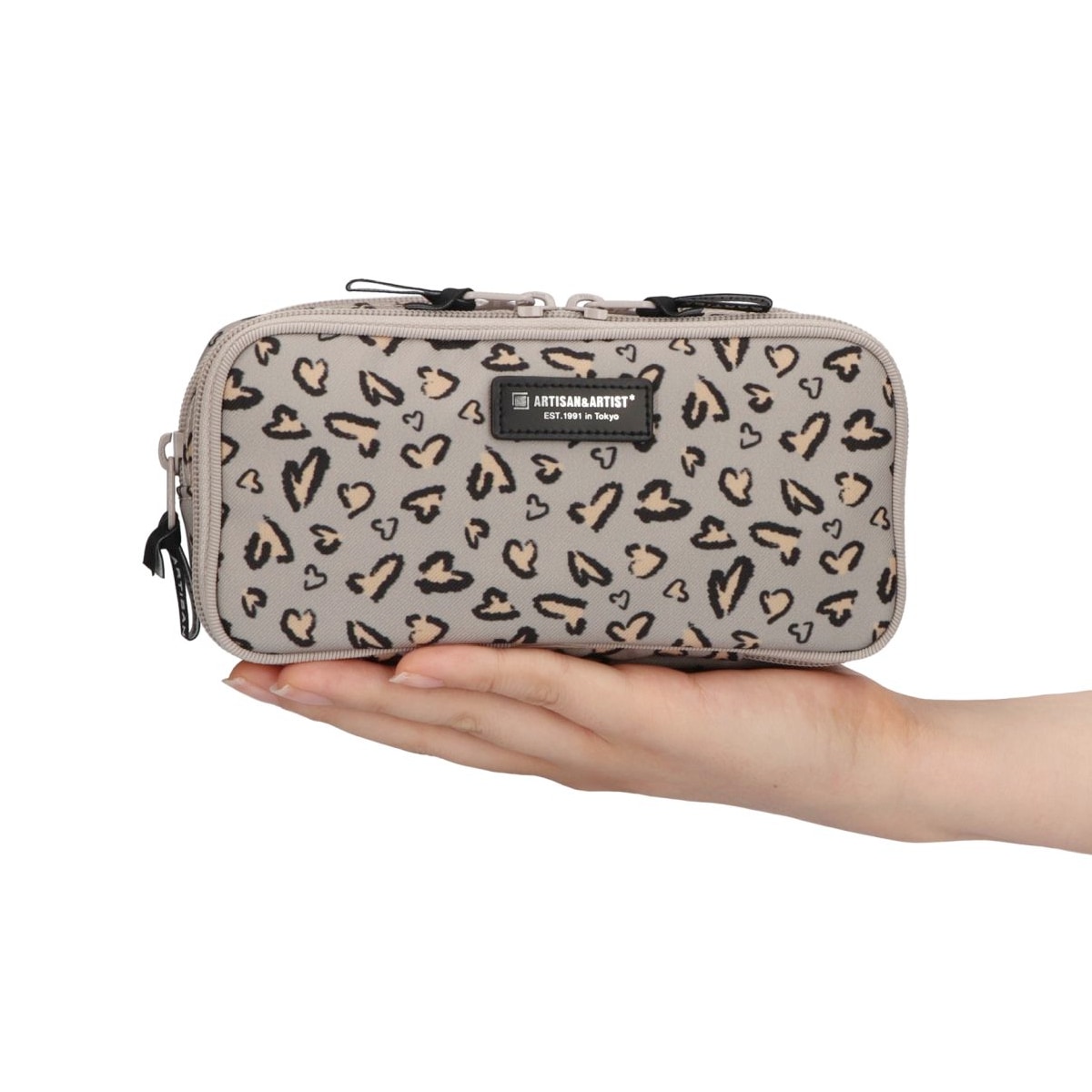 新商品】ミディアムサイズのスペシャリストポーチ ミス・パンテール