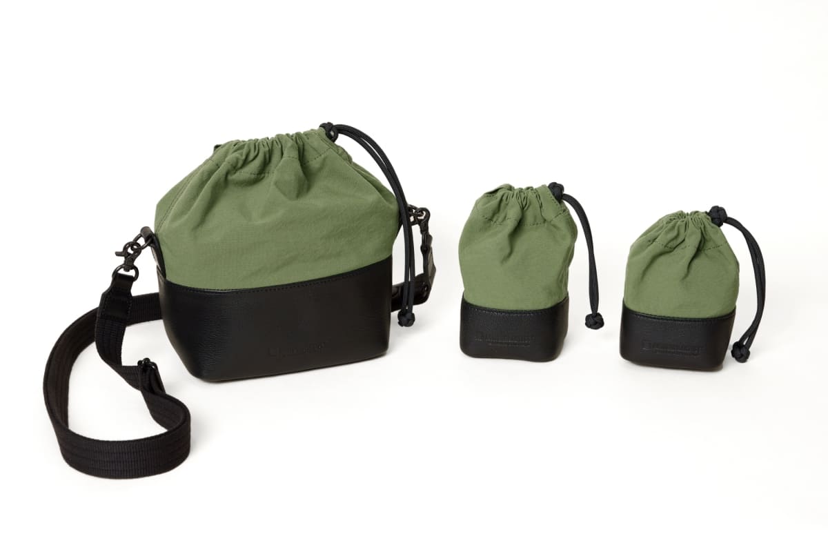 クロスボディーカメラポーチ レザー＆ファブリック ACAM-CP210