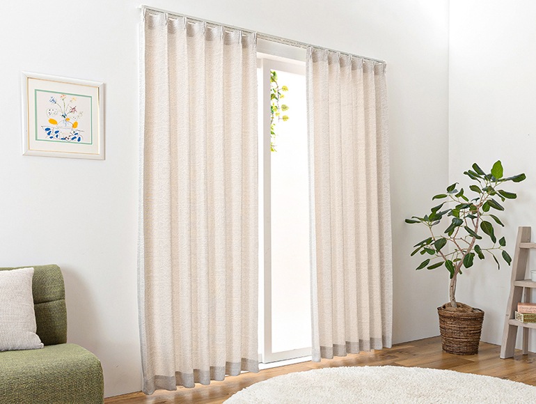 かすれたタッチのタイル柄ドレープカーテン Vita Botanica「カバール かすれたタッチのタイル柄ドレープカーテン Vita Botanica「カバール