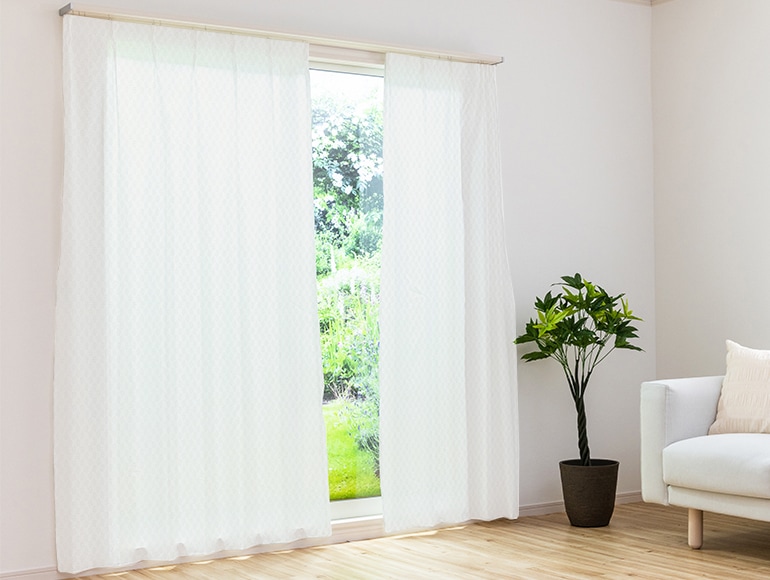 菱形のオパール加工を施したレースカーテン「ハンナ」ホワイト