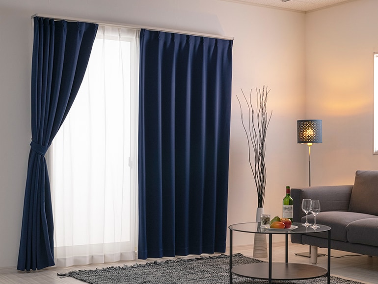深みのある落ち着いた色合いの1級遮光カーテン「オンブル」ネイビー