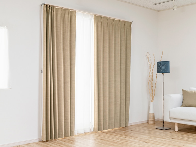 主張しすぎない光沢と繊細な織り感が美しい遮光カーテン「アルファ」非
